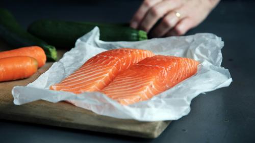 Photo Credit: Caroline Attwood (unsplash.com). Salmon fillets.