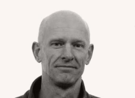 headshot micha bayer